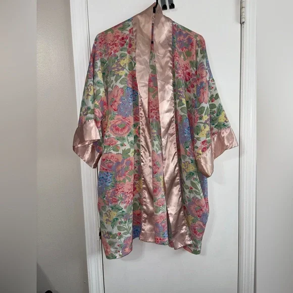 Vintage Victoria’s secret Pink Robe One Size Floral Gold Label - Picture 3 of 8
